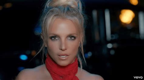 britney spears lesbian|Fans hail Britney Spears Slumber Party video a。